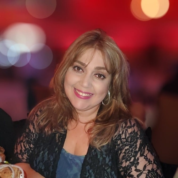 Meet your Posher, Elaine - Picture 1 of 1